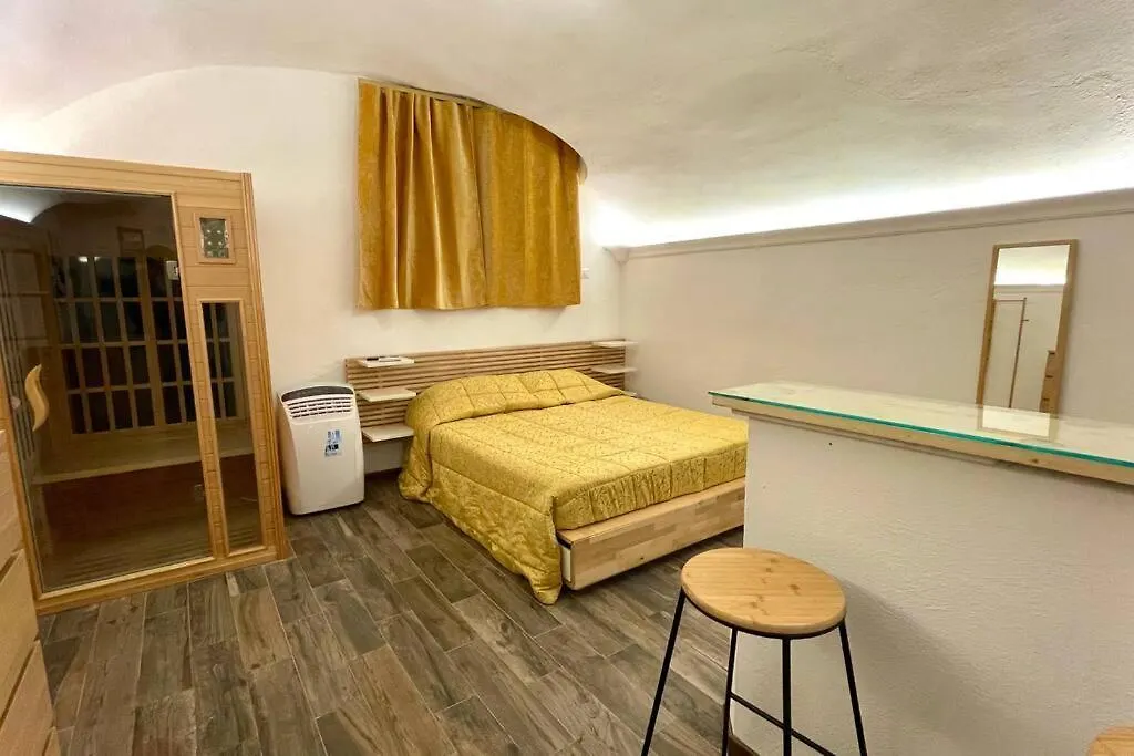 Room W Hydromassage&Sauna 5Min Colosseum 0*, Rome Italy
